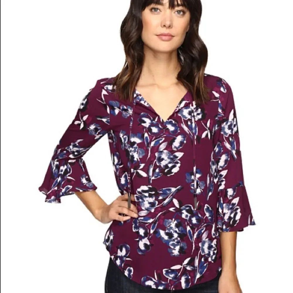 ✨Ivanka Trump Printed Ruffle Sleeve Georgette Top✨